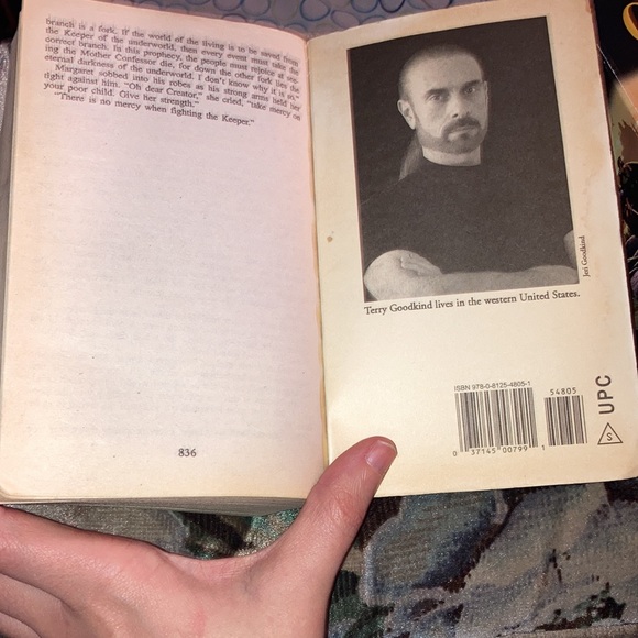 Sword of Truth books - Picture 4 of 7